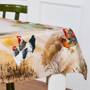 Tovaglia Tiffany 08 Vingi in cotone con stampa galline e paesaggio rustico su tavolo apparecchiato in stile country