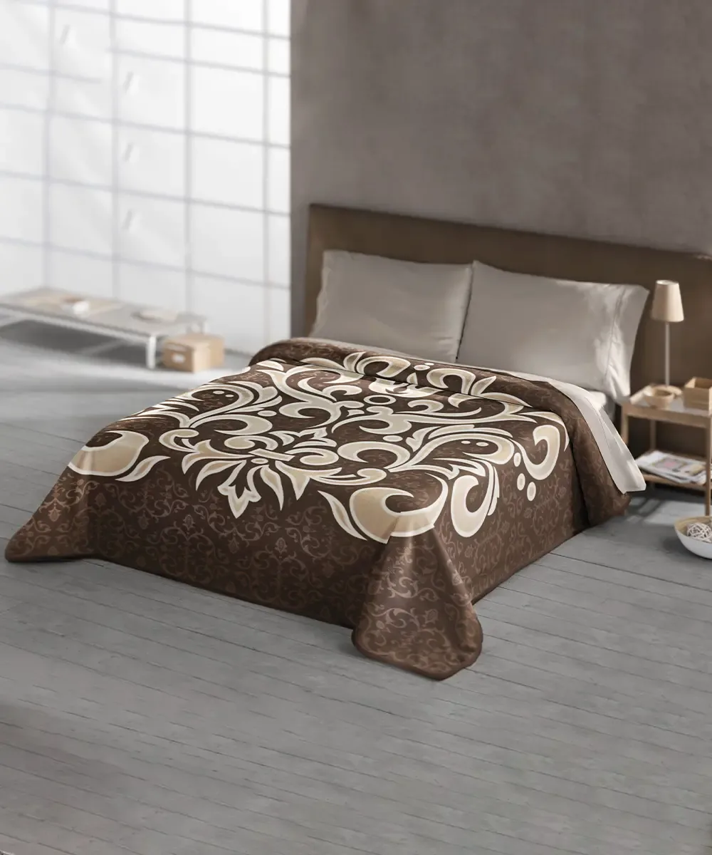 Coperta Ster 289 Marrone: coperta in microfibra effetto velluto con un elegante decoro a volute tono su tono - foto 1