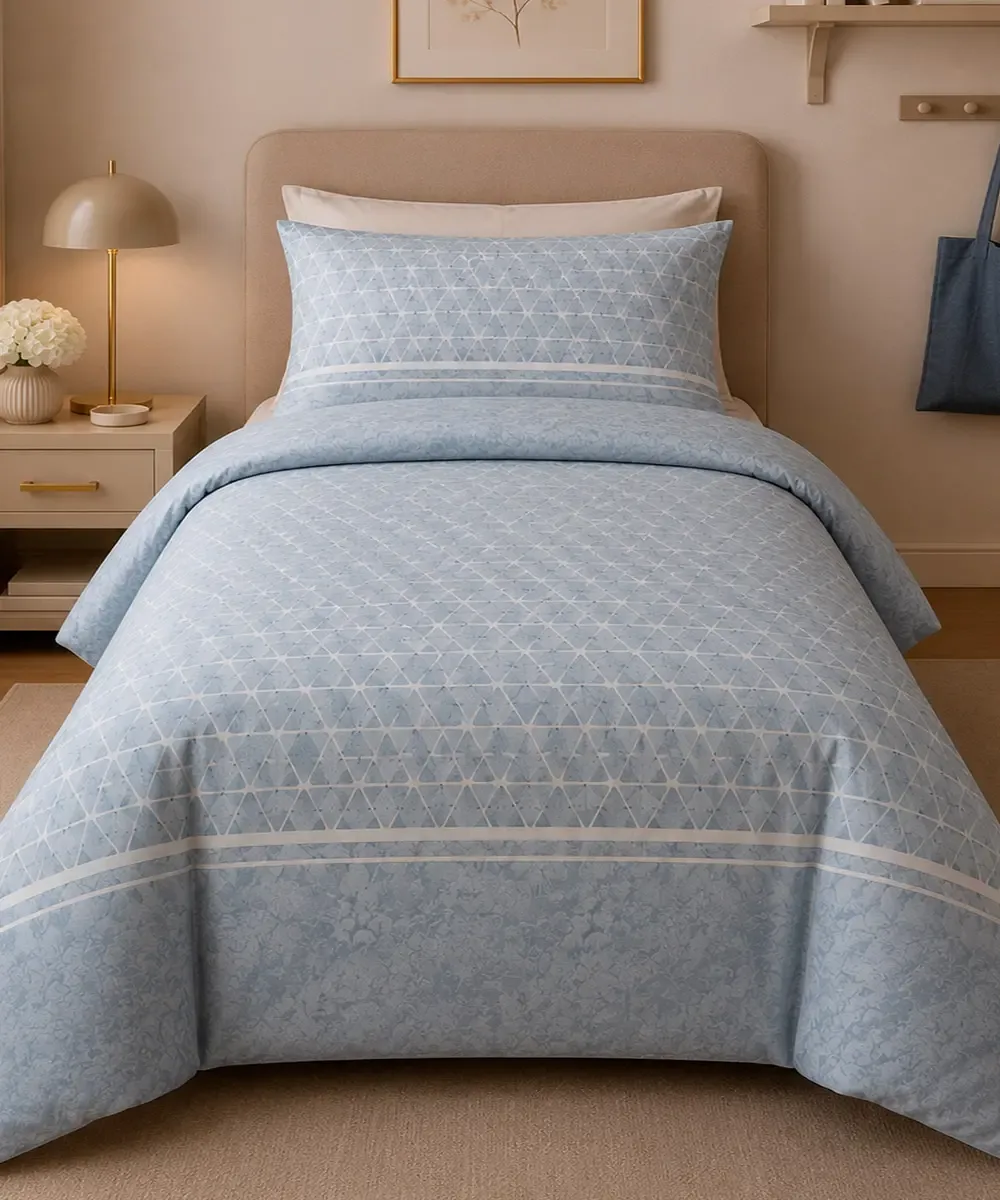 Parure Copripiumino Geo 4 Azzurro con un decoro geometrico azzurro con fascia finale - foto 1