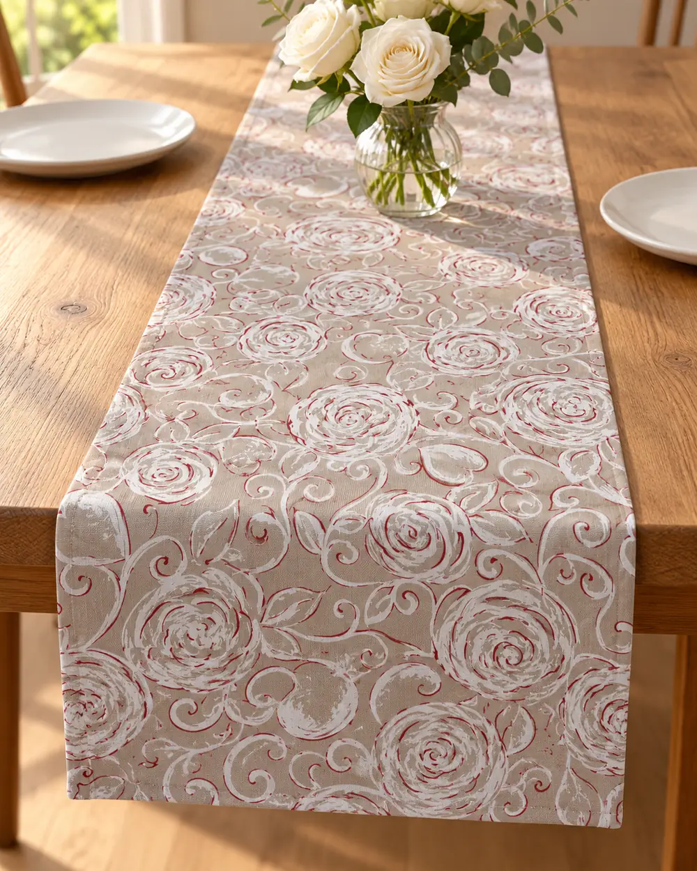 Runner da tavolo Miros rose tortora 50x150 cm su tavolo in legno