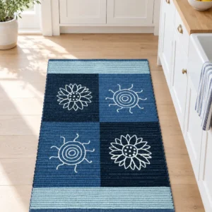 Tappeto Summer Blu in 100% cotone tessuto a mano con soli e fiori a punto catenella