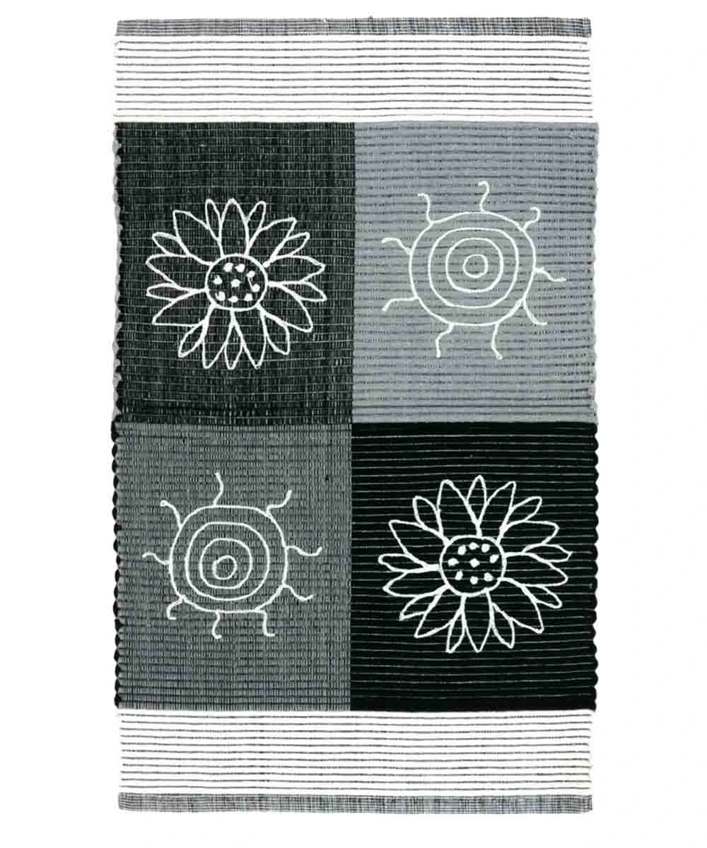 Tappeto Summer Grigio in 100% cotone tessuto a mano con soli e fiori a punto catenella