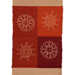 Tappeto Summer Rosso in 100% cotone tessuto a mano con soli e fiori a punto catenella