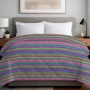 Trapunta Baia Lilla 300 g invernale con righe a zig-zag multicolore in lilla, rosa e verde - foto 1